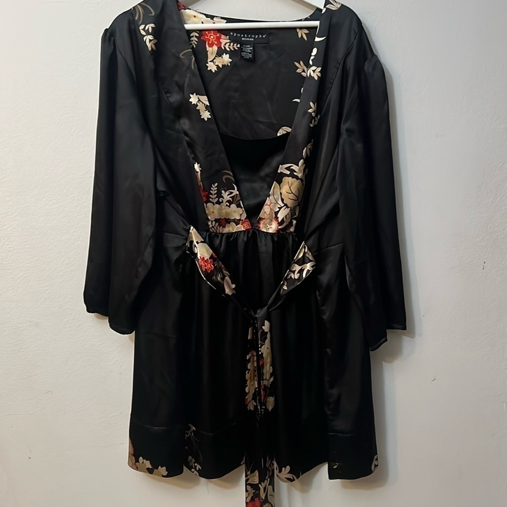 Apostrophe woman size 20-22 W black floral long blouse kimono style